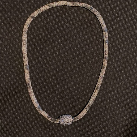 Stunning silver necklace with crystals — magnetic clasp. - Picture 1 of 3